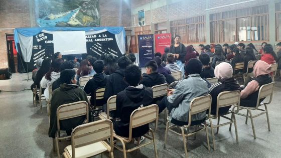 La Agencia Antidrogas concientizó a estudiantes de Isla de Cañas