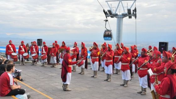 95808-teleferico-san-bernardo-se-suma-a-las-celebraciones-por-la-revolucion-de-mayo