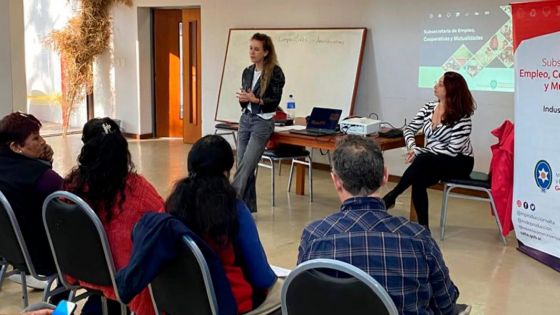 Artesanos, emprendedores y organizaciones culturales se capacitaron en cooperativismo   