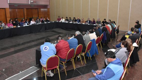 Convenio salarial: El Gobierno acordó con los gremios estatales un incremento del 33% hasta septiembre