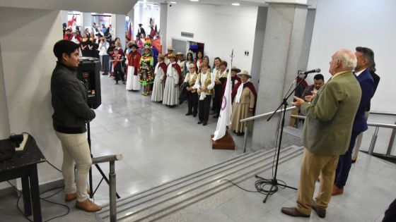 Migrantes residentes en Salta realizan una muestra cultural fotográfica y de trajes típicos de colectividades