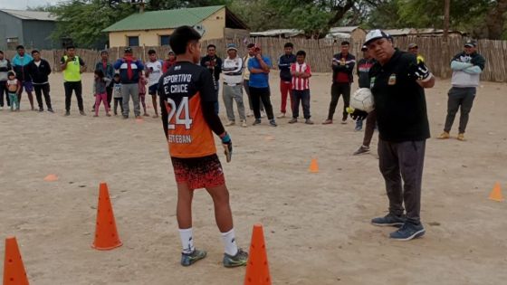 Formación integral para futbolistas indígenas del norte provincial