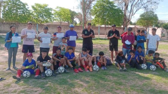 Futbolistas originarios de Coronel Juan Solá recibieron capacitación integral